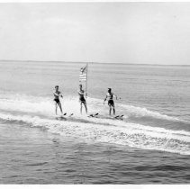 water skiers