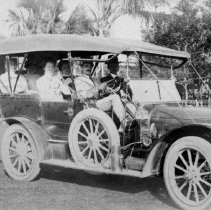 2015-003-011-a-214.jpg - Automobiles