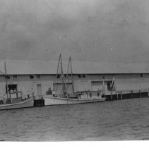 2015-003-011-b-943.jpg - Mavis Street Fish Dock