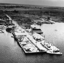 2015-003-011-b-946.jpg - Mavis Street Fish Dock