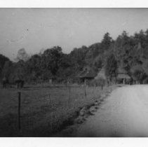 2015-003-011-c-703.jpg - Cabin for weekend in the woods