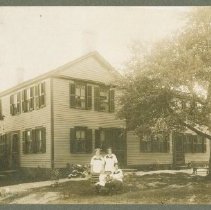 Grant family home at the corner of Buckland and Ellington Roads