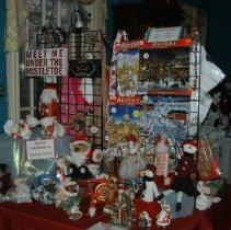 2015 Wood Gingerbread gift store