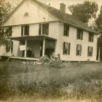 Earlies Gilchrist Residence  001