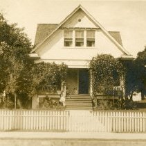 A G Andrews Home 537 5th St Post Card