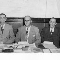 Mayor A Scott In Middle158