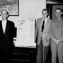 Mayor Gordon Berry With Commissioners160