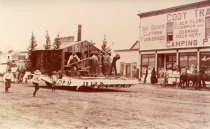 Parade float on Sheridan Ave.