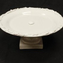 030_162 Hadley cake stand