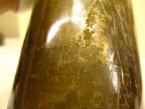 1986.10.003 Raised letter "M"