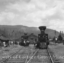 Film crew and cast on Kingston set.