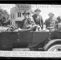 Men and dogs going hunting