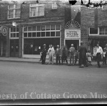 People in front of the Crawford Hotel on Main St.