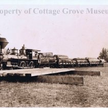 Oregon & Southeastern log train and engine #4