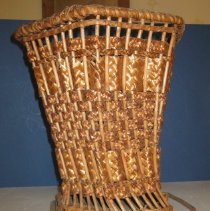 Hexagonal shaped wastebasket with horizontal weaving