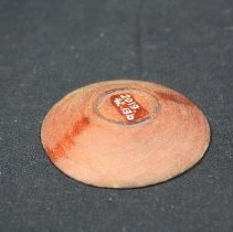 Bottom view of plate