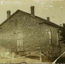 Postcard of the old Presbyterian Church, Walton - front