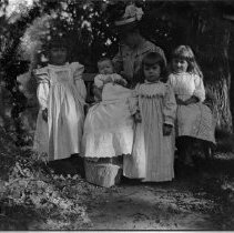 Outdoor Informal Portrait of 4 children