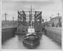 Tug ACTIVE in Ballard Locks