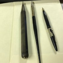 Robert C Graham-Pen/pencil