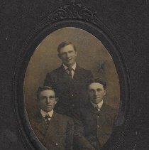 1906 Luder Studio photo of E. Abell & two other men