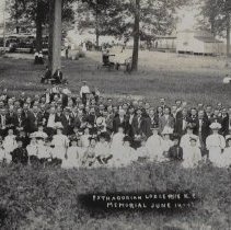 1908 memorial service at Oak Grove cemetery