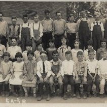 Lena Dunn and her students at West End School (1925-1926)
