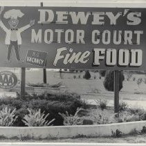 Dewey's Motor Court in Washington (ca. 1945-1955)