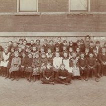 Edna Wilson's 8th grade class at the Walnut Street School (ca. 1903)