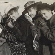 Helen (O'Neall) Boyd and other women in front of the Court House (ca. 1916)