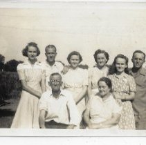Leroy & Clara Gilliatt and their six children (ca. 1940)