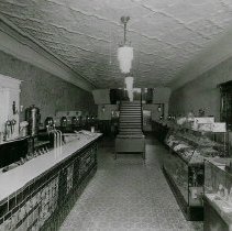Blue Bird Cafe in Washington (ca. 1935-1945)