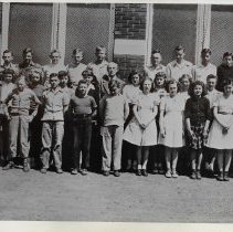 1945-1946 8th grade class at Jefferson School