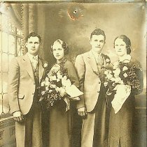 Double wedding of Mr. & Mrs Roy Waggoner & Mr. & Mrs. Charles Kindred