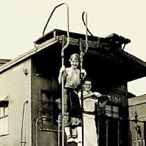 Nellie Bruce & Viola Bruce (ca. 1930-1931)