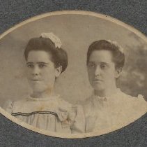 Anna (Prucell) Hardy & Elizabeth (Prucell) Grubb (ca. 1900-1910)