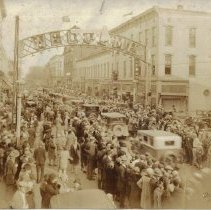 1930 parade celebrating WHS Indiana basketball championship