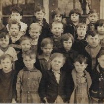 First grade students at the Plainville School (1925)