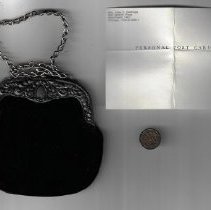 Coin purse belonging to Eleanor Edith Hastings (1905-1915)