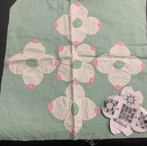 Floral pattern quilt block
