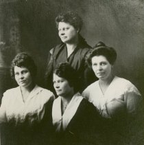 Bernice, Goldie, Maude and Bradie Garten (ca. 1910-1915)