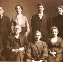 Thomas & Mary (Cunningham) Fleenor family (ca. 1910-1915)