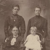 Malinda (Chapman) Jackson & her descendants (ca. 1910)