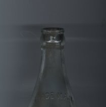 Straight line Coca Cola bottle (ca. 1900-1920)