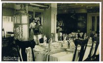 Island Lake Resort dining room