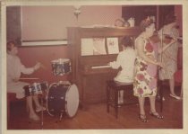 Phylis Andrews (L), Gerry Andrews, Anna May, unknown