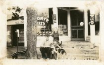5/21/1940 Cal, Jim and Dorothy LaPorte with Carlo