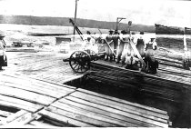 1917 Winchester women working at the mill