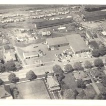 BUSINESS / HESS'S GARAGE