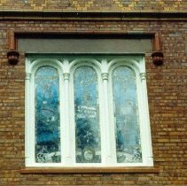 Elizabeth Hall, Window And Lintel